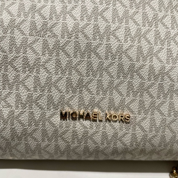 Michael Kors purse - Picture 6 of 7